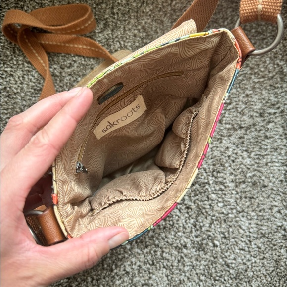 Sakroots Floral Crossbody Bag - Picture 9 of 9